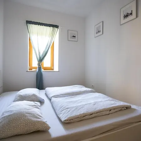 Lucia Apartment *